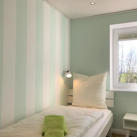 Urlaubswind - Keine Monteure, Keine Arbeiter - *