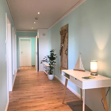 Urlaubswind - Keine Monteure, Keine Arbeiter - *